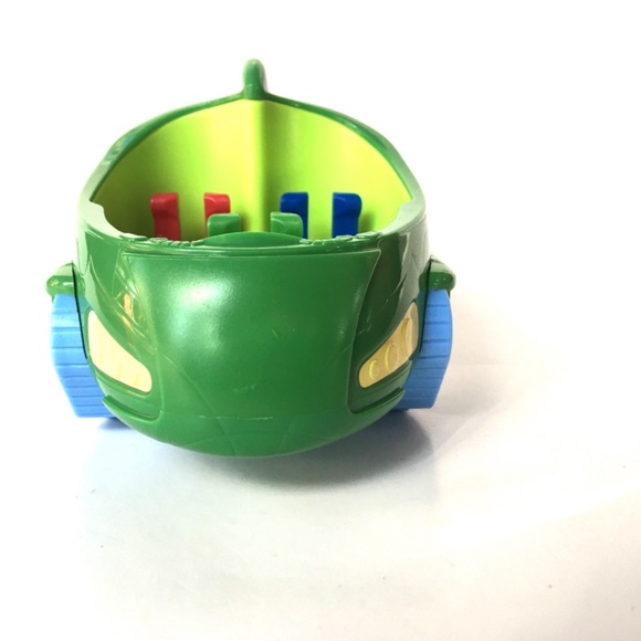 Just Play/Frog Box/eOne Toys Pj Masks Gekko Green Deluxe Vehicle